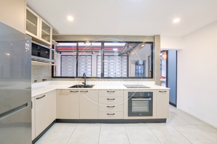 Casa de Una Planta en Los Yoses con Modernos Acabados 4 Habitaciones y jardín noj1226jb