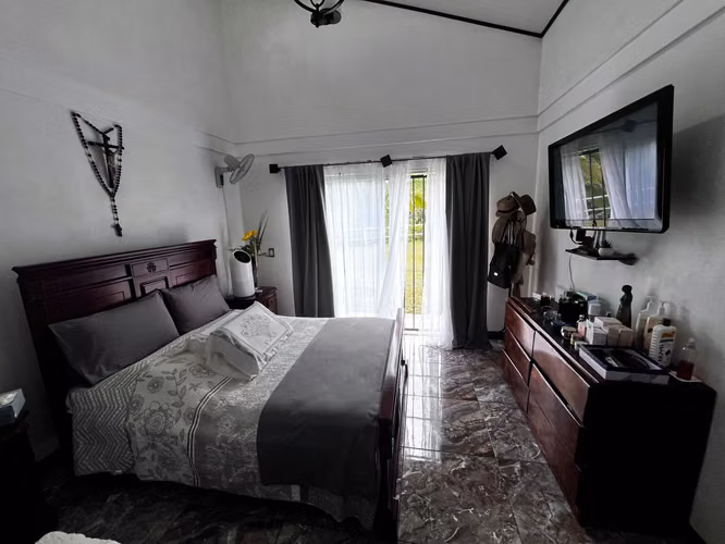 SE VENDE PROPIEDAD ATENAS