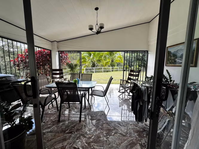 SE VENDE PROPIEDAD ATENAS