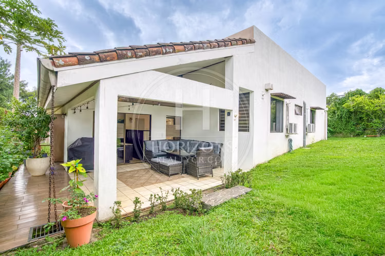 Casa de Una Planta en Condominio Bosque Dorado Santa Ana 4 Habitaciones noj1151dm