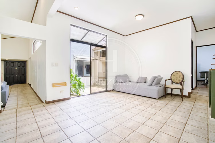 Casa de Una Planta en Condominio Bosque Dorado Santa Ana 4 Habitaciones noj1151dm