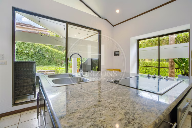 Casa de Una Planta en Condominio Bosque Dorado Santa Ana 4 Habitaciones noj1151dm