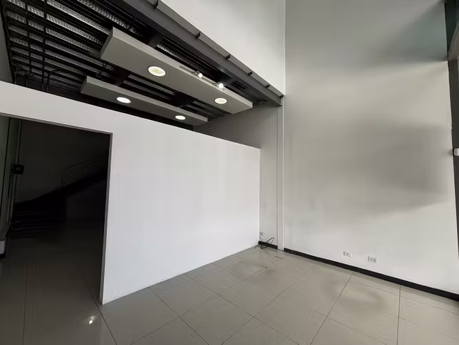 Local comercial  70m2m2 San Rafael de Escazú - Imagen 8