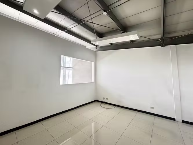 Local comercial  70m2m2 San Rafael de Escazú - Imagen 9