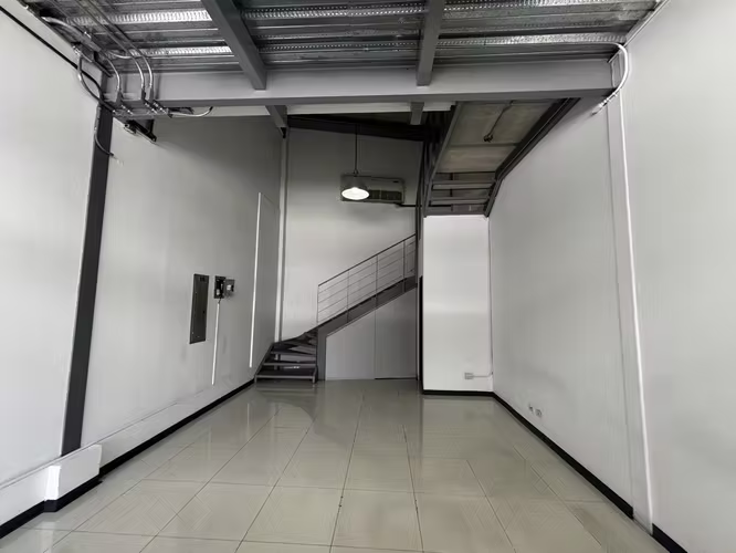 Local comercial  70m2m2 San Rafael de Escazú - Imagen 3