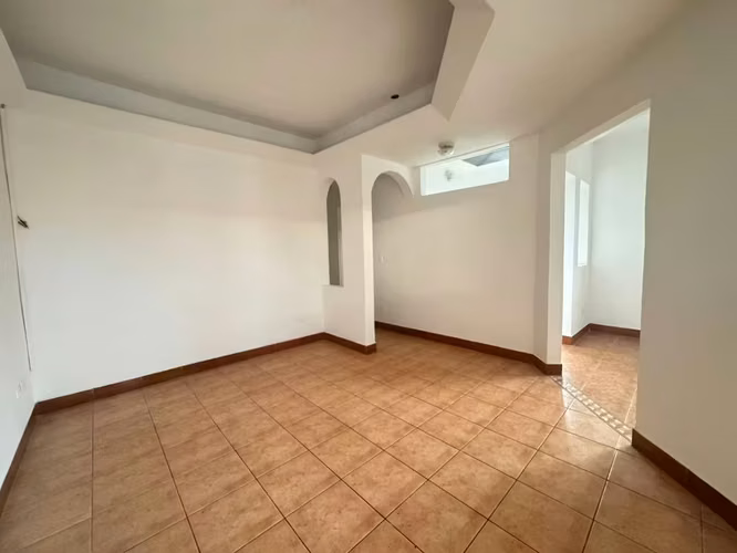 OPORTUNIDAD! Venta de casa en Rohrmoser en condominio con seguridad - Imagen 15