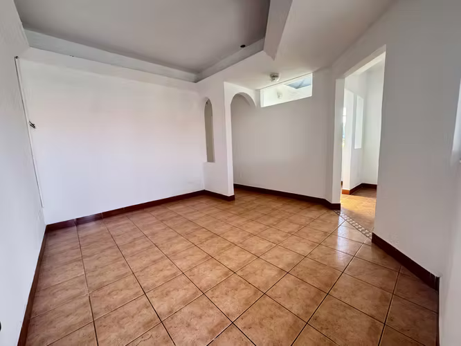 OPORTUNIDAD! Venta de casa en Rohrmoser en condominio con seguridad - Imagen 20