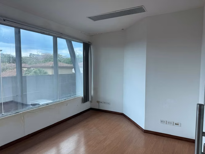 OFICINA O LOCAL COMERCIAL SAN JOSE, LINDORA 114m2