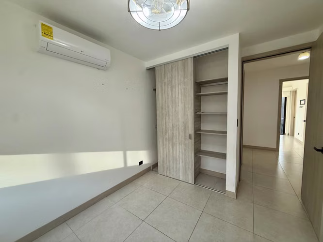 Casa en Alquiler para estrenar en Lindora con terraza - Imagen 2