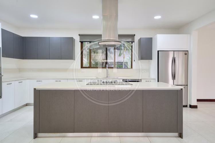 Se Vende Casa en Condominio NYA en Lindora Santa Ana 5 Habitaciones y Jardín noj1218or - Imagen 6