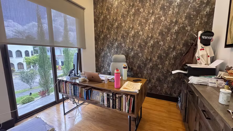 Venta de Casa c/piscina en Colinas de Montealegre, Tres Ríos (AD)