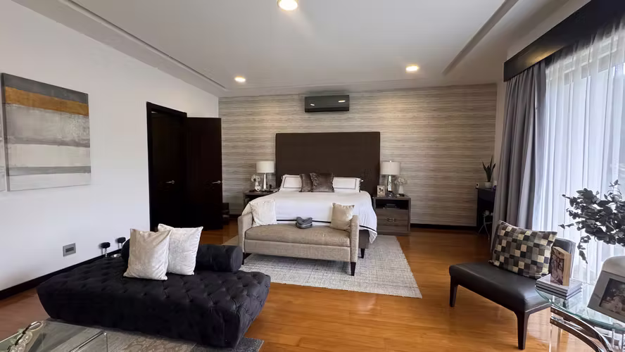 Venta de Casa c/piscina en Colinas de Montealegre, Tres Ríos (AD)