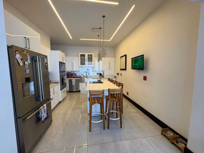 Venta de Casa c/piscina en Colinas de Montealegre, Tres Ríos (AD)