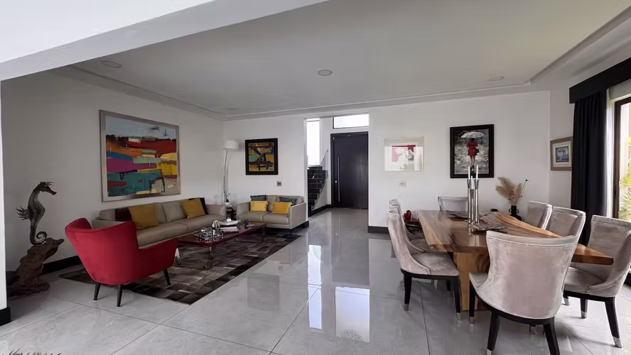 Venta de Casa c/piscina en Colinas de Montealegre, Tres Ríos (AD)