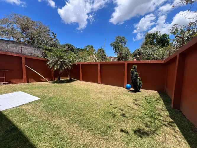 Se Vende Hermosa y amplia propiedad en Lomas de Ayarco - Imagen 20
