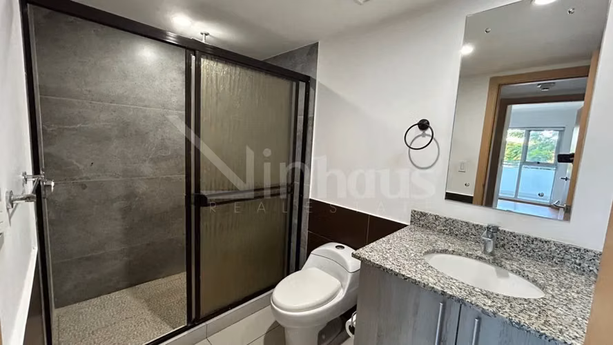 Venta de apartamento con 3 habitaciones en torre en Heredia - Imagen 6