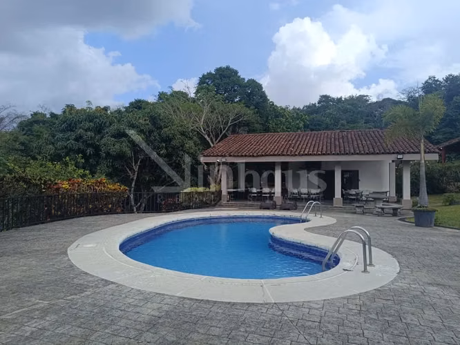 Venta de lote plano en condominio en Guacima - Imagen 14