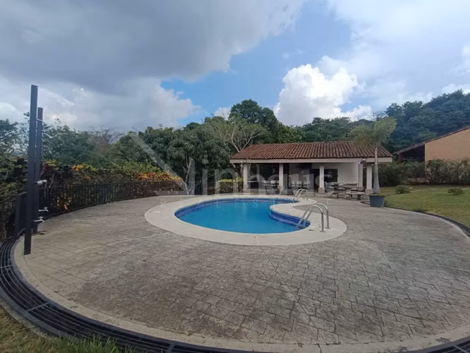 Venta de lote plano en condominio en Guacima - Imagen 13