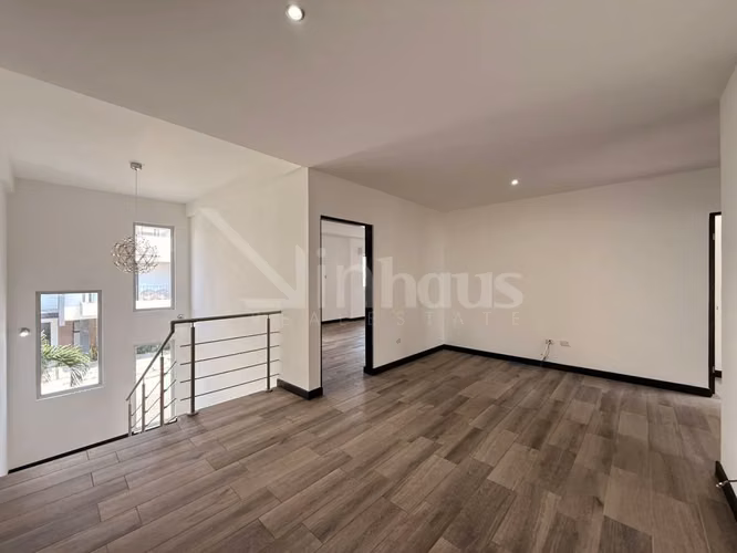Venta de casa en condominio en Pozos sur de Santa Ana - Imagen 4