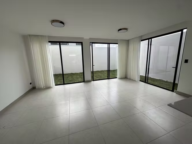 CONDOMINIO NUEVO EN LINDORA