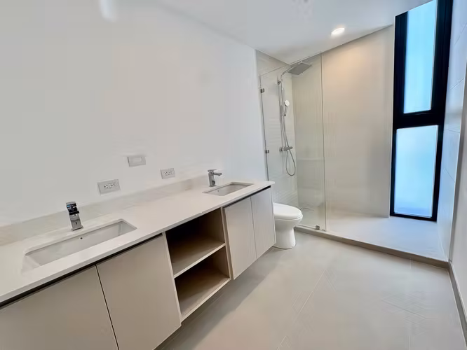 ESCAZU! LUJOSO APARTAMENTO A ESTRENAR DE 3 HAB /2.5 BAÑOS / VISTAS! - Imagen 12