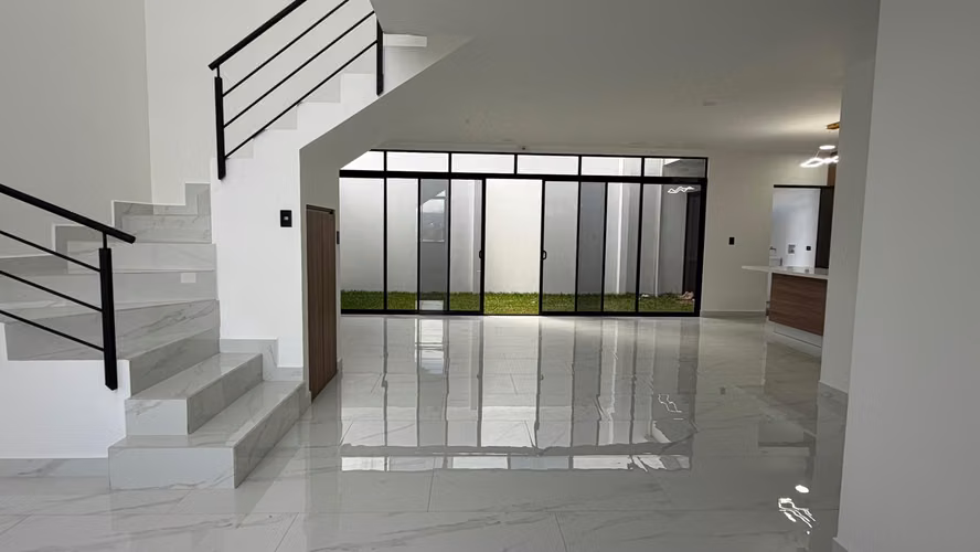 ¡ESTRENE HERMOSA CASA EN CONDOMINIO!