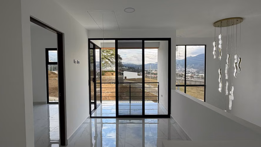 ¡ESTRENE HERMOSA CASA EN CONDOMINIO!