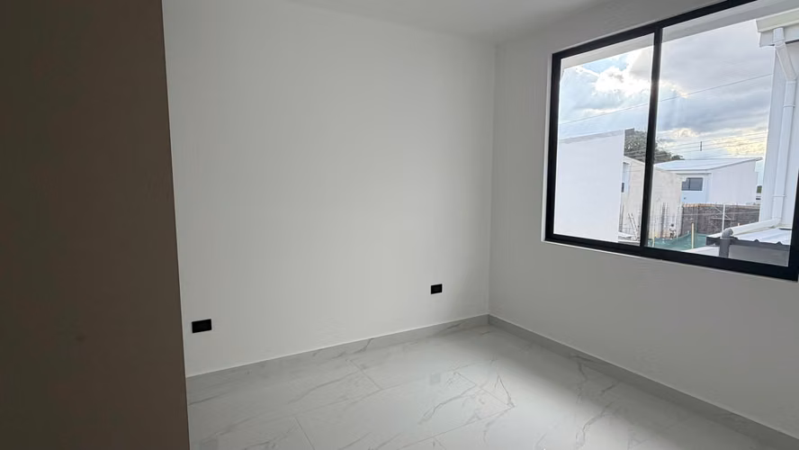 ¡ESTRENE HERMOSA CASA EN CONDOMINIO!