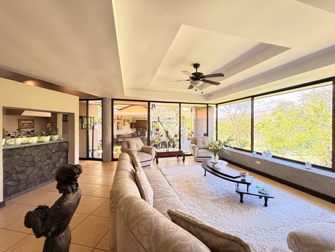 Casa de lujo en venta en Costa Rica con 2 apartamentos independientes - Imagen 3
