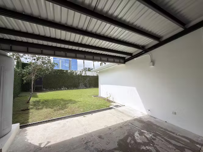 Alquiler Casa Premium en Rohrmoser   304 m² de Construcción 4-5 Habitaciones