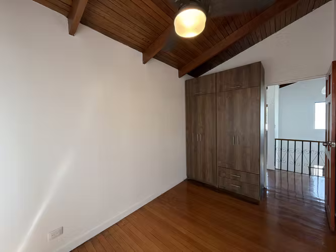 Alquiler Casa Premium en Rohrmoser   304 m² de Construcción 4-5 Habitaciones