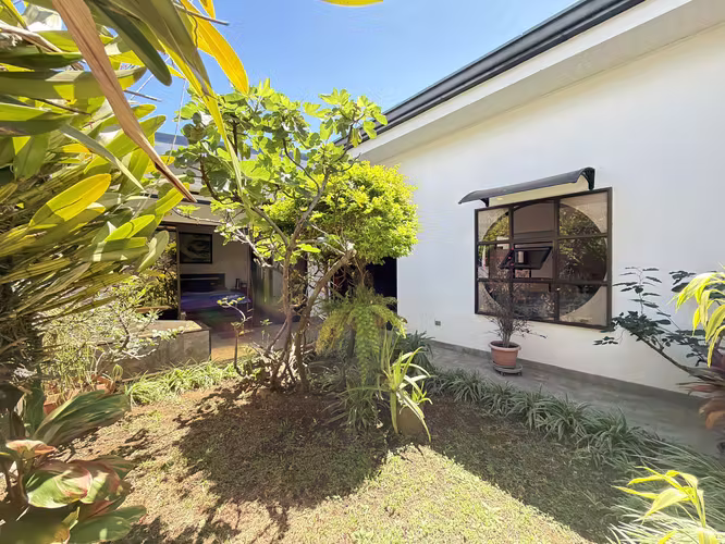 Venta de Casa de Una Planta en San Joaquín de Flores – 3 Habitaciones, 4 Parqueos - Imagen 15
