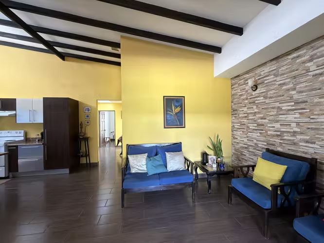 Venta de Casa de Una Planta en San Joaquín de Flores – 3 Habitaciones, 4 Parqueos - Imagen 6