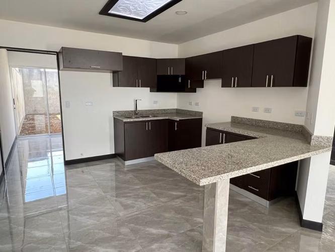VENTA DE HERMOSA CASA EN CARTAGO