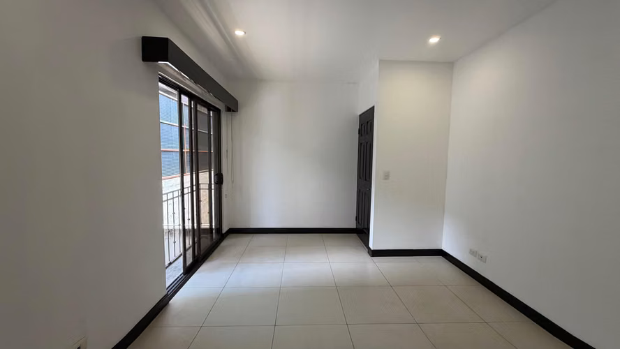 Casa en Venta en Lagunilla de Heredia | Ubicación Premium y Seguridad - Imagen 13