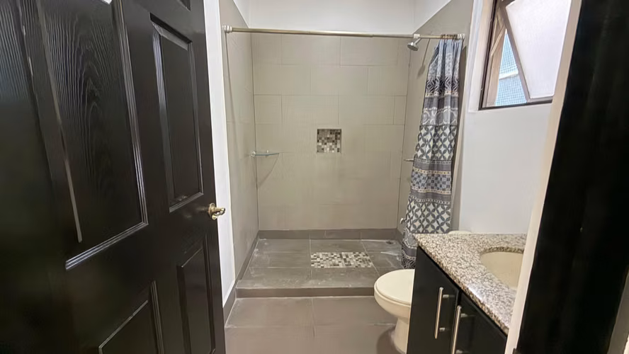 Casa en Venta en Lagunilla de Heredia | Ubicación Premium y Seguridad - Imagen 14