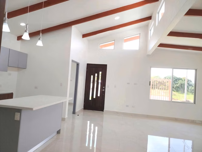 Se vende preciosa casa NUEVA, Santa Eulalia Atenas amplia moderna.