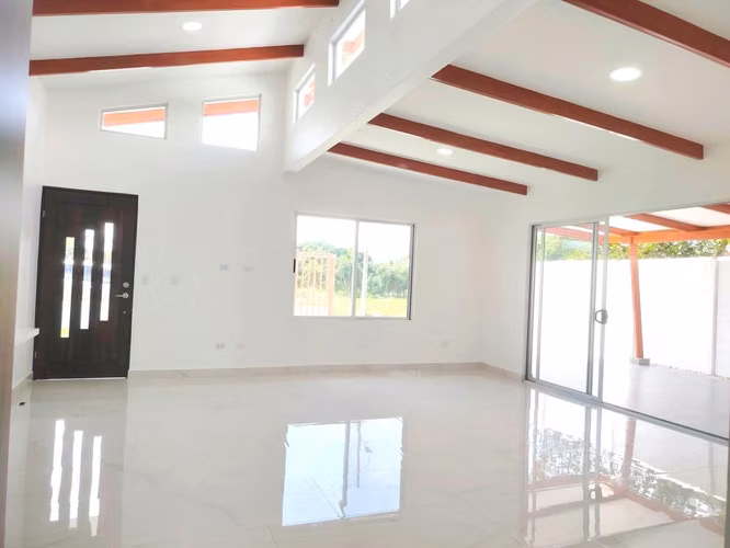 Se vende preciosa casa NUEVA, Santa Eulalia Atenas amplia moderna.