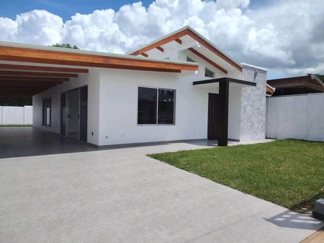 Se vende preciosa casa NUEVA, Santa Eulalia Atenas amplia moderna.