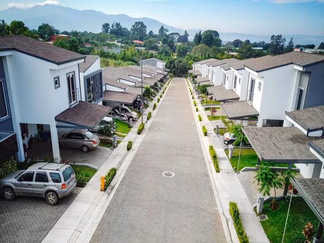 VENTA DE CASA EN CONDOMINIO ACACIA - ALAJUELA - Imagen 12