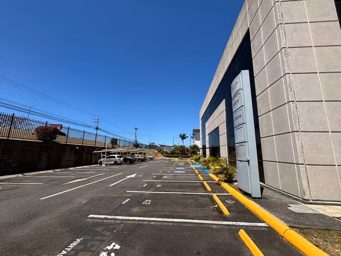 OFFICE FOR RENT IN CORPORATE BUILDING - ESCAZU