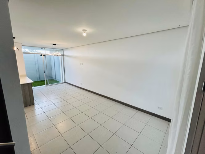VENTA DE CASA EN CONDOMINIO MONTES DE OCA