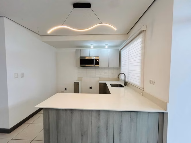 VENTA DE CASA EN CONDOMINIO MONTES DE OCA