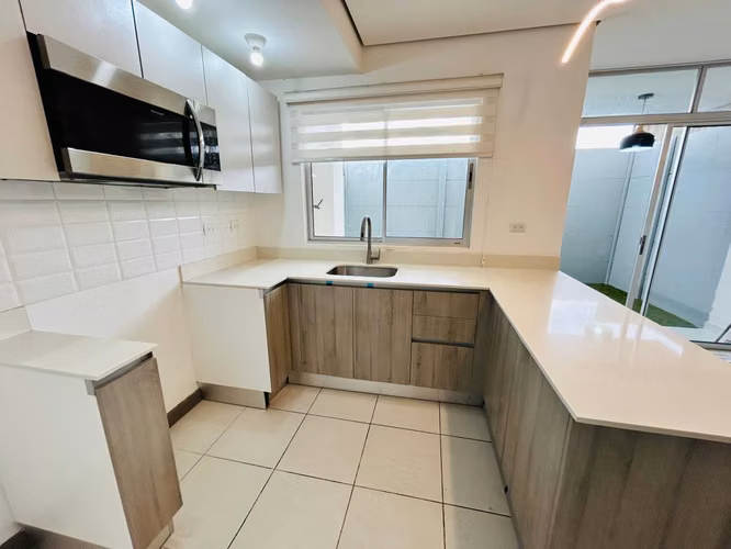 VENTA DE CASA EN CONDOMINIO MONTES DE OCA