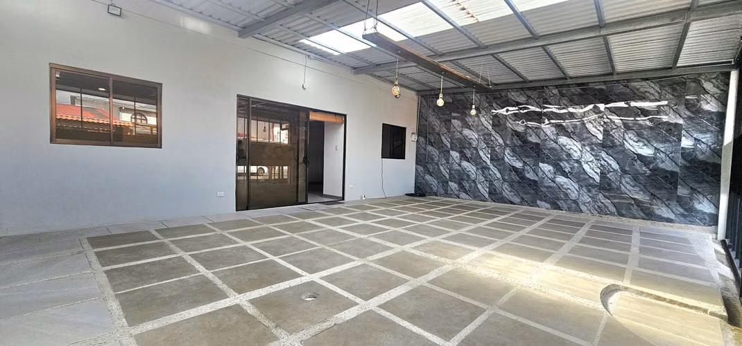 Venta de Casa en San Antonio de Coronado CASA NUEVA
