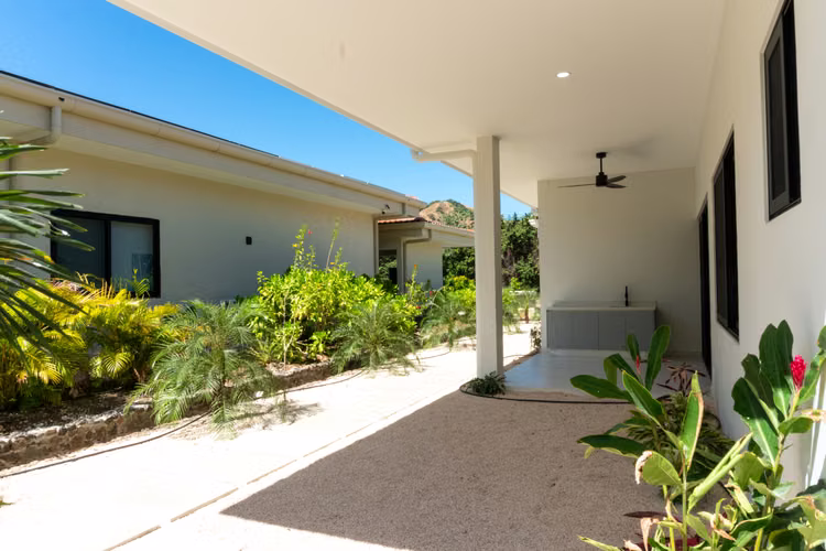 Estrene Villa de 2 Habitaciones en La Caleta, Coco Bay Estates – Playas del Coco