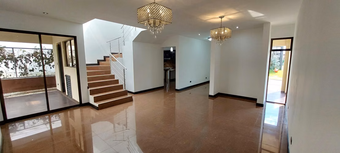 Venta de Casa en Condominio Francosta Ulloa Heredia