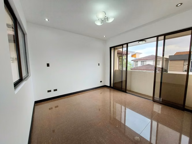 Venta de Casa en Condominio Francosta Ulloa Heredia