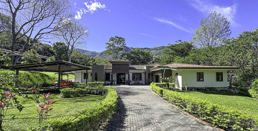 Quinta | Oak Trees Estate a one-level residence for sale in Santa Ana