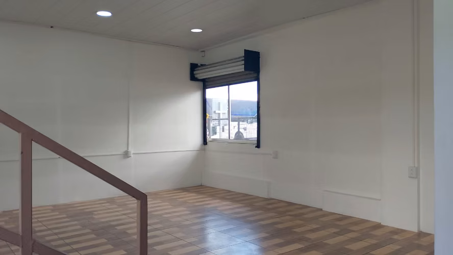 Local comercial en alquiler en Escazú centro con alta exposición (ref : 162)